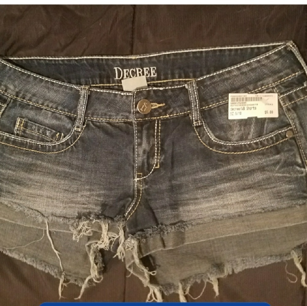 Decree shorts